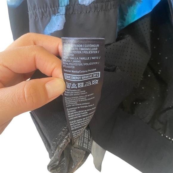 Ivy Park Mixed Mesh Windbreaker Hoodie in Ink‎ Floral - Picture 11 of 12